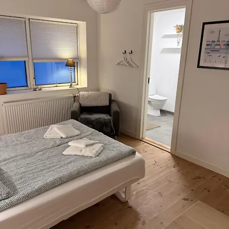 Appartement Sea Med Eget Bad Og Toilet, 200 M Til *